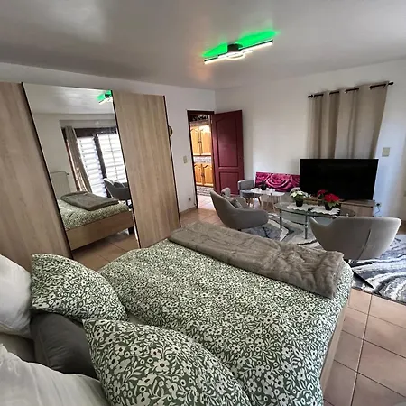 Apartchrisbea * נמור
