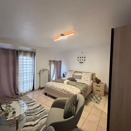 Apartchrisbea Апартаменты Намюр